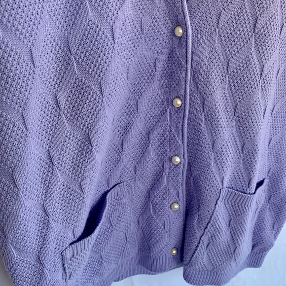 SOLD ❌ Knitted vest vintage pearl buttons size M light purple - Picture 7 of 16